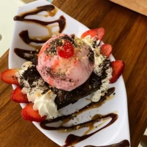 Brownie con helado -DL-
