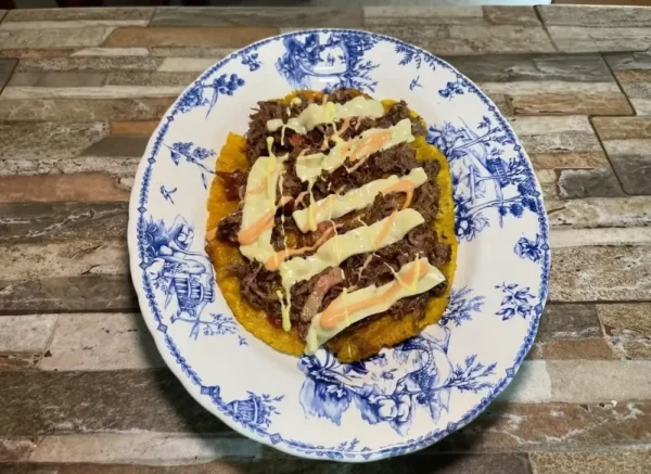Patacón con carne -CP-