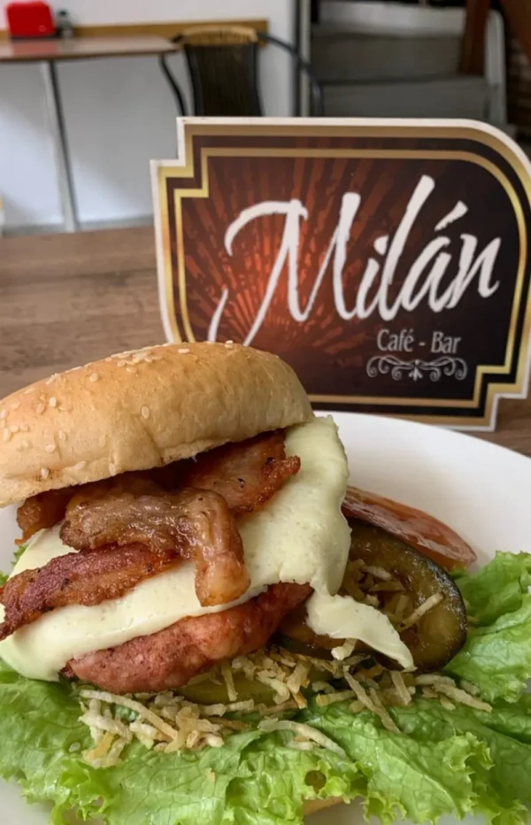 Hamburguesa hawaiana -CM-