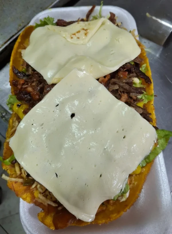 Patacón con carne -DK-